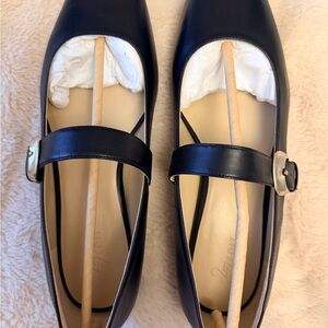 Naturalized Women’s Mary Jane flat shoe